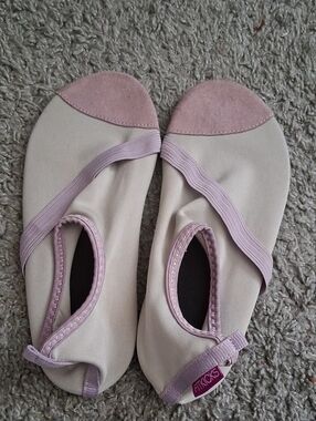 FitKicks Women’s Lavender and Gray Ballet Flats Yoga Size M